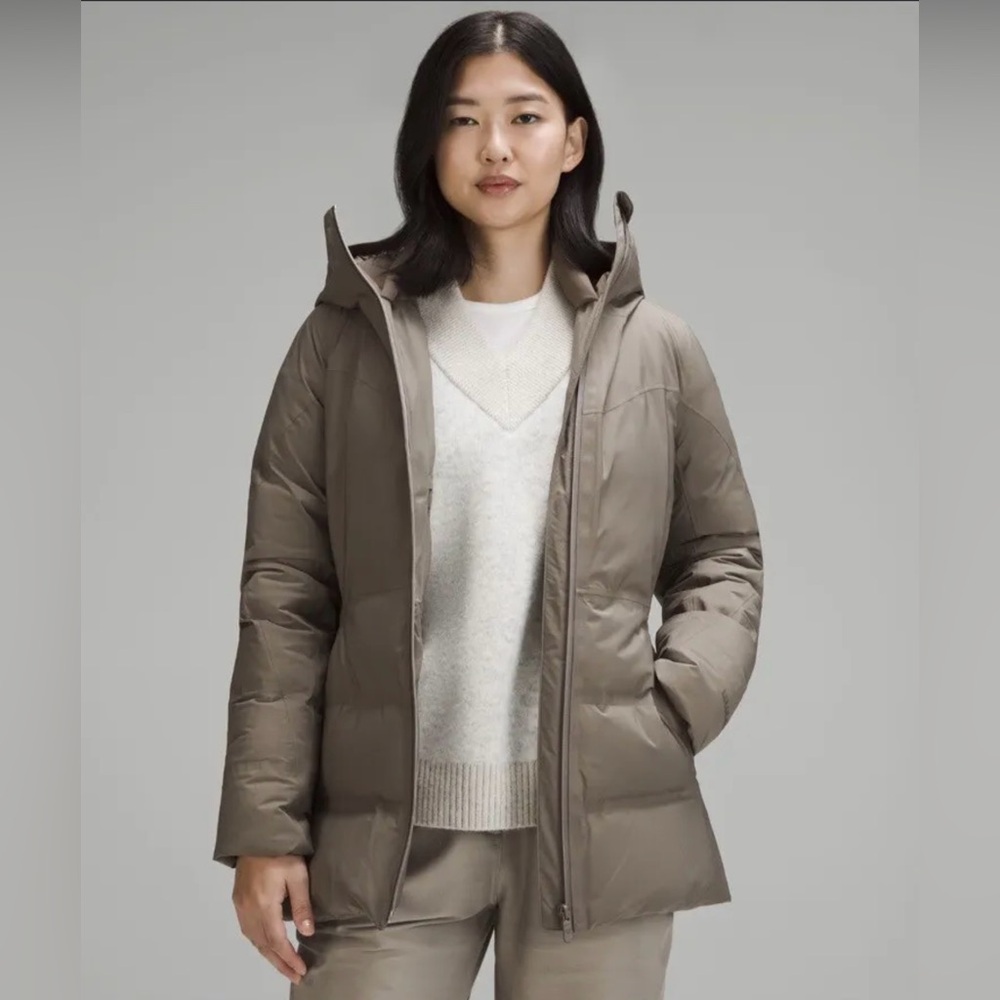 NWT- Lululemon STRETCHSEAL SLEET STREET JACKET NOMAD SZ 4 - MSRP $398